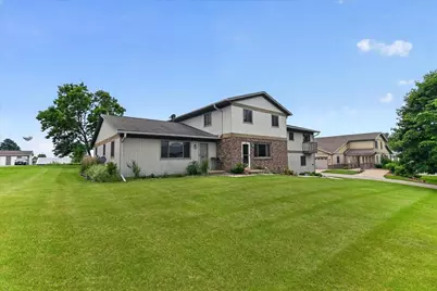 1909 Fox Run, Mount Horeb, WI 53572 - Photo 3