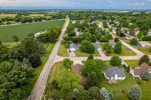 535 Danielson Dr, Darien, WI 53114 - Photo 9