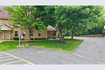 6923 Tottenham Road, Madison, WI 53711 - Photo 3