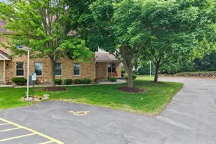 6923 Tottenham Rd, Madison, WI 53711 - Photo 3