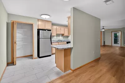 8206 Starr Grass Drive #204, Madison, WI 53719 - Photo 11