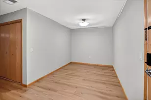 8206 Starr Grass Dr, Madison, WI 53719 - Photo 7