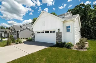 524 Wild Oak Rd, Hartland, WI 53029 - Photo 41
