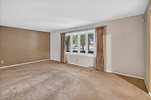 3306 Kingston Dr, Madison, WI 53713 - Photo 7