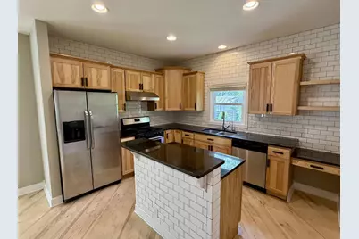 824 E Dayton Street, Madison, WI 53703 - Photo 3