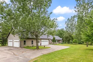 W3075 Grouse Rd, Pardeeville, WI 53954 - Photo 3