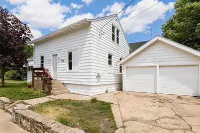 959 6th Street, Beloit, WI 53511 - Photo 1