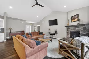 1013 Tara Ln, Waunakee, WI 53597 - Photo 5
