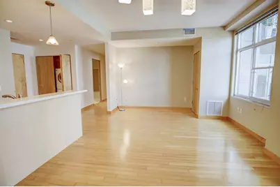 309 W Washington Avenue #606, Madison, WI 53703 - Photo 3