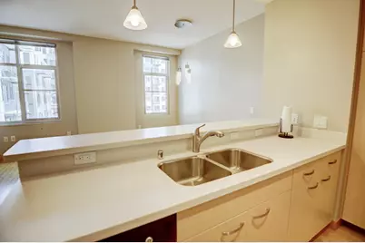 309 W Washington Avenue #606, Madison, WI 53703 - Photo 7