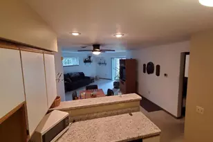 6253 Middleton Spring Dr Common, Middleton, WI 53562 - Photo 3