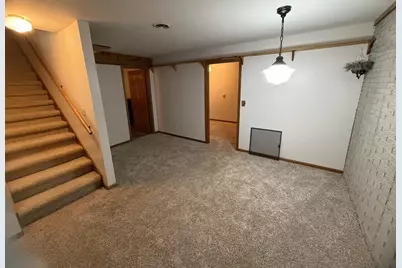 906 Prospect Avenue, Beaver Dam, WI 53916 - Photo 11