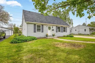 1204 E Wisconsin St, Delavan, WI 53115 - Photo 3