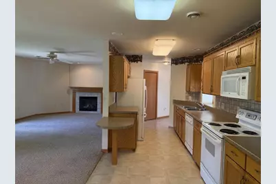 109 Elizabeth Court, Deerfield, WI 53531 - Photo 3