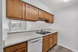 6949 Chester Dr, Madison, WI 53719 - Photo 11