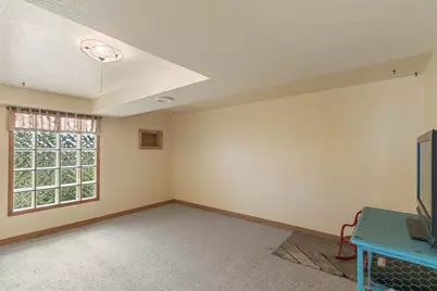 10328 W State Road 81, Beloit, WI 53511 - Photo 27