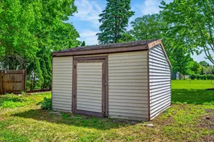 2415 Hyacinth Ave, Janesville, WI 53545 - Photo 9