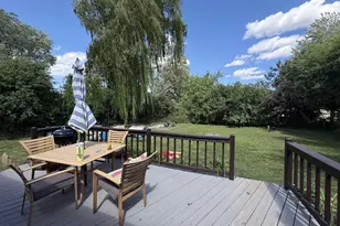 1020 Devonshire Dr, Oshkosh, WI 54902 - Photo 9