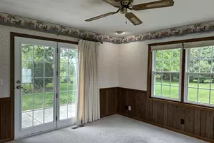919 N Wuthering Hills Dr, Janesville, WI 53546 - Photo 9