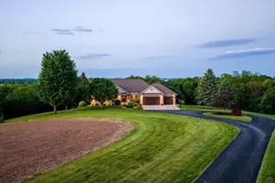 6128 Imperial Dr, Waunakee, WI 53597 - Photo 3