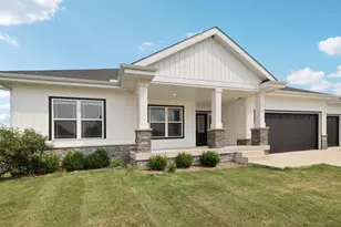 822 Ronald Overlook, Waunakee, WI 53597 - Photo 3