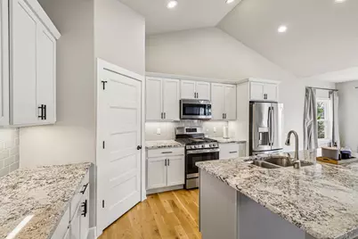 822 Ronald Overlook, Waunakee, WI 53597 - Photo 21