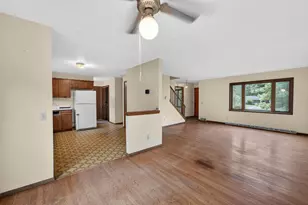 1605 Maple St, Middleton, WI 53562 - Photo 5