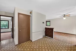 1605 Maple St, Middleton, WI 53562 - Photo 7