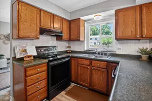 5414 Brookshire Ln, Madison, WI 53714 - Photo 9