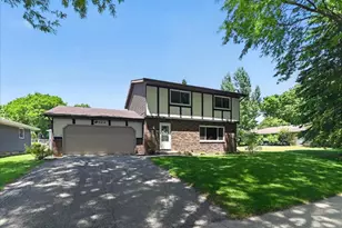 5414 Brookshire Ln, Madison, WI 53714 - Photo 3