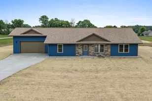 1123 S Gale Ln, Dell Prairie, WI 53965 - Photo 1