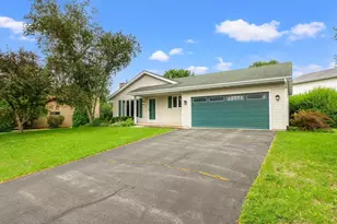 6302 Dylyn Dr, Madison, WI 53719 - Photo 3