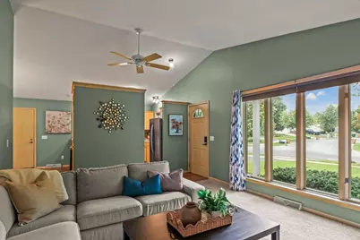 6302 Dylyn Drive, Madison, WI 53719 - Photo 7