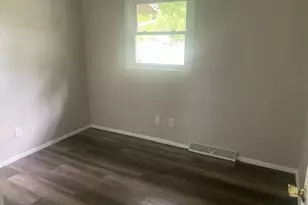 638 E Columbine Dr, Beloit, WI 53511 - Photo 5