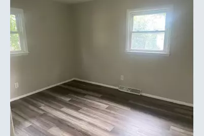638 E Columbine Drive, Beloit, WI 53511 - Photo 7