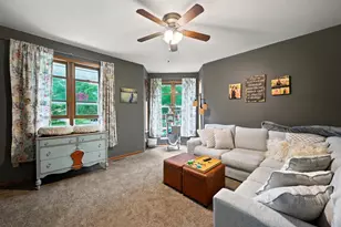 122 N 2nd St, Mount Horeb, WI 53572 - Photo 5