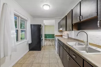 140 Wisconsin Street, Beaver Dam, WI 53916 - Photo 5