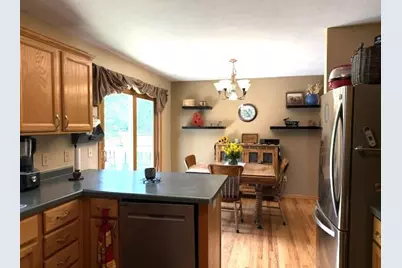 4242 Saratoga Drive, Janesville, WI 53546 - Photo 5