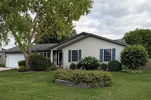 4242 Saratoga Dr, Janesville, WI 53546 - Photo 1