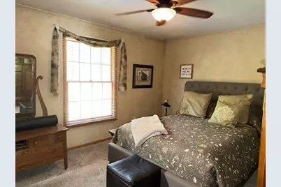 4242 Saratoga Drive, Janesville, WI 53546 - Photo 9