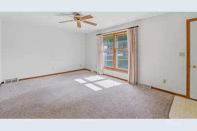 700 S Lincoln Avenue, Beaver Dam, WI 53916 - Photo 9