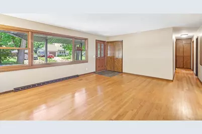 1210 Ellen Avenue, Madison, WI 53716 - Photo 5