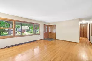 1210 Ellen Ave, Madison, WI 53716 - Photo 5