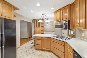 1210 Ellen Ave, Madison, WI 53716 - Photo 11