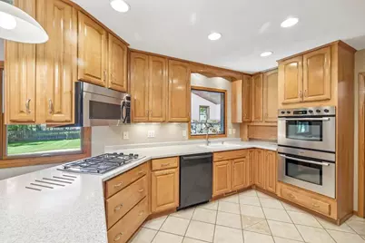 1210 Ellen Avenue, Madison, WI 53716 - Photo 9