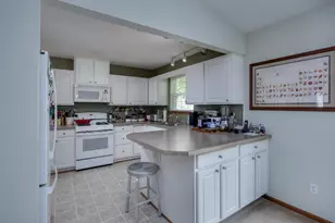 113 Mark Dr, Johnson Creek, WI 53038 - Photo 7