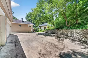 608 W Capitol Dr, Hartland, WI 53029 - Photo 39