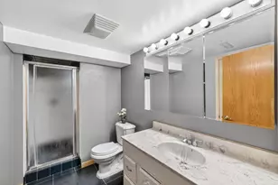 608 W Capitol Dr, Hartland, WI 53029 - Photo 27