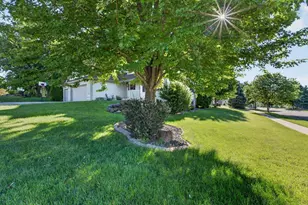 211 N Heatherstone Dr, Sun Prairie, WI 53590 - Photo 41