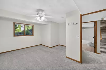 211 N Heatherstone Drive, Sun Prairie, WI 53590 - Photo 33